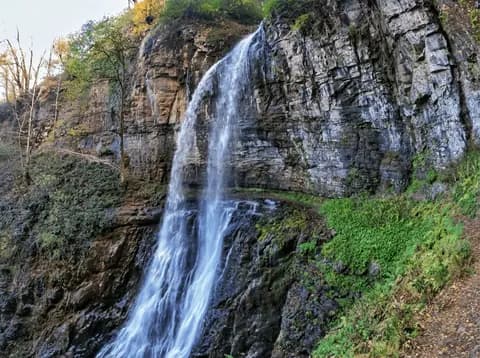 Водопад Великан крупным планом